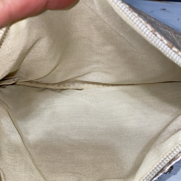 NWT Disney Parks original Minnie hipster beaded coin purse makeup bag - Picture 9 of 16